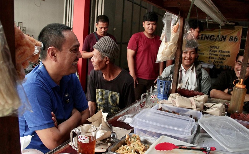 Bincang di Angkringan, Yoyok Sukawi Siapkan Solusi Atas Keluhan Warga Mijen Soal Kemacetan