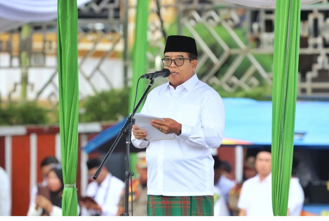 Pj. Gubernur Lampung Pimpin Upacara Hari Santri 2024, Tegaskan Peran Santri dalam Meraih Masa Depan Bangsa.