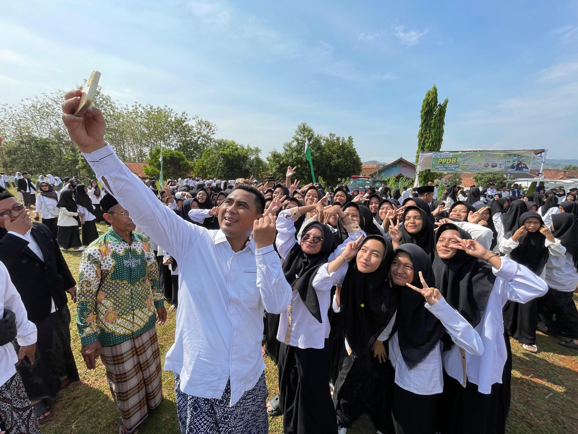 Gus Yasin Serukan Santri-santri Teruskan Perjuangan Para Syuhada