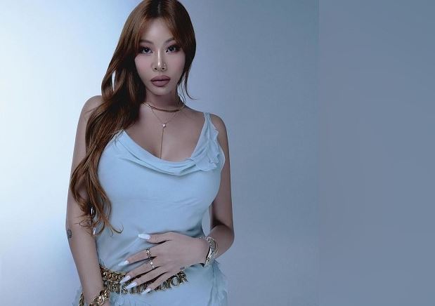 Bintang K-pop Jessi Minta Maaf setelah Penggemar Remajanya Diserang di Depannya