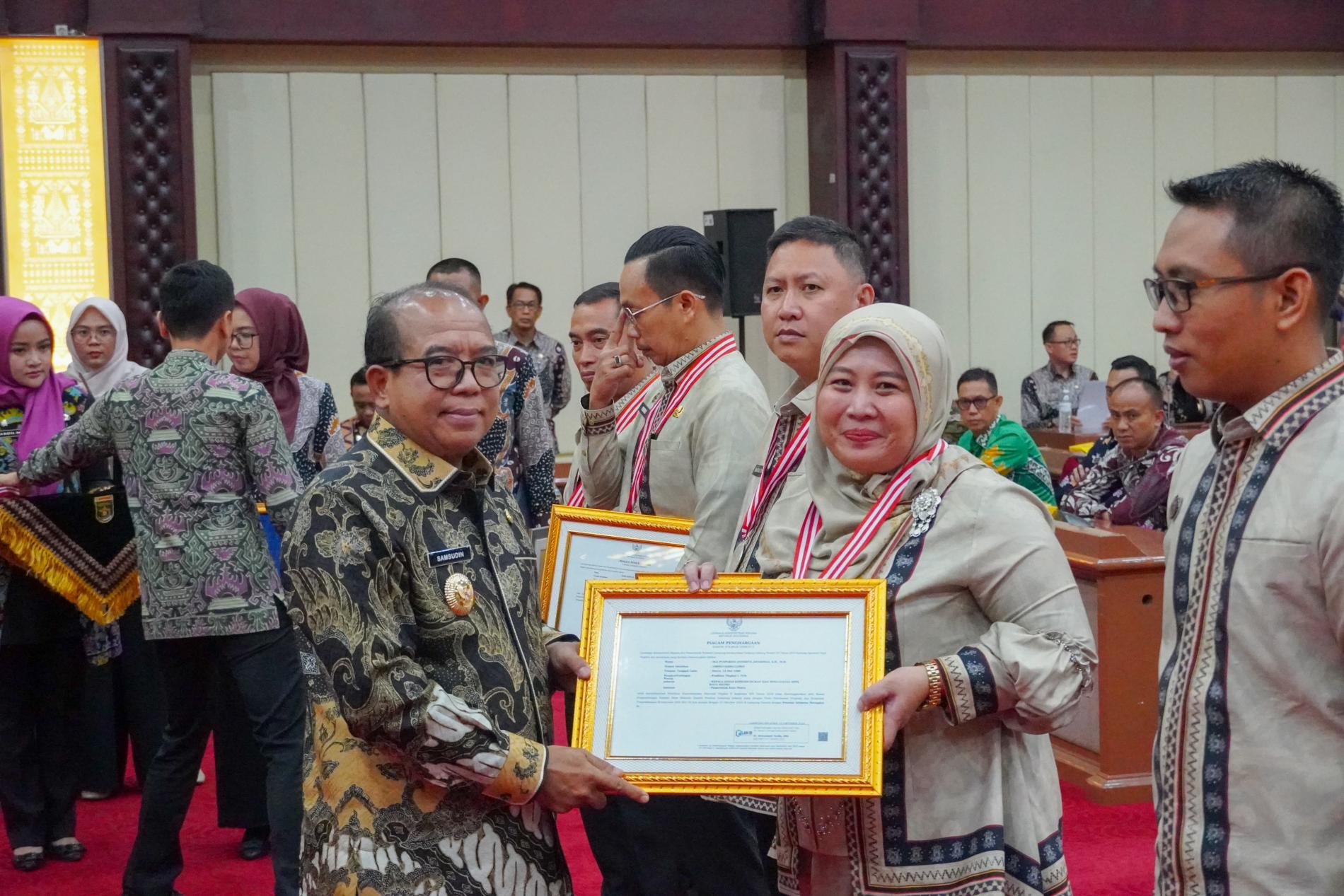 Pj. Gubernur Samsudin Tutup Pelatihan Kepemimpinan Nasional Tingkat II Tahun 2024, Peserta Diarahkan Jadi Pemimpin Visioner dan Adaptif di Era VUCA