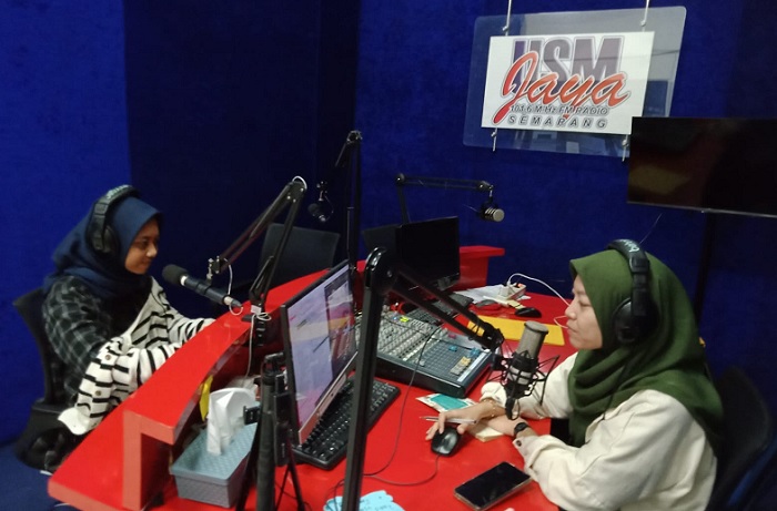 Talkshow di Radio USM Jaya, Pernikahan Dini Dinilai Bawa Dampak Negatif
