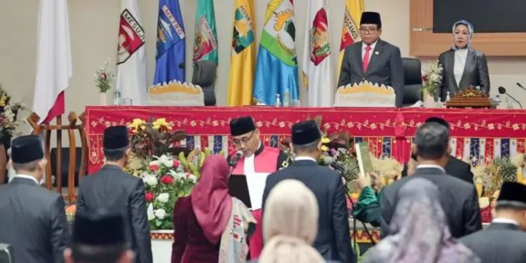 Pj. Gubernur Samsudin Hadiri Pelatikan Pimpinan DPRD Lampung