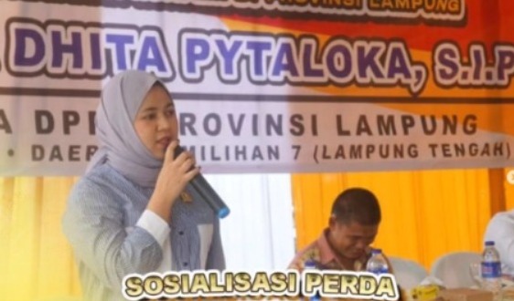 Anggota DPRD Lampung Marsha Dhita Pytaloka Sosialisasi Perda Rembuk Desa