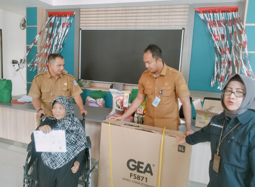 Camat Ciputat Timur Rastra Yudhatama.