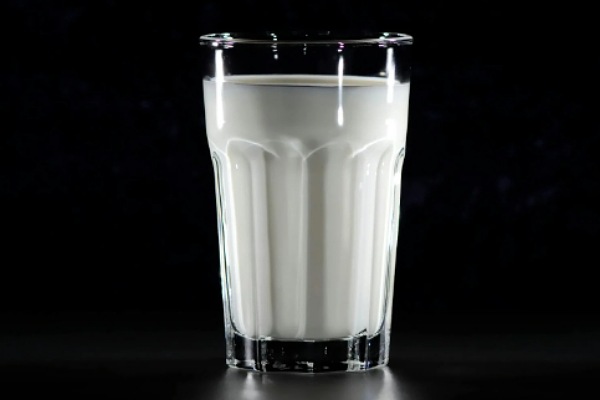 Memahami Perbedaan Alergi Susu dan Intoleransi Laktosa