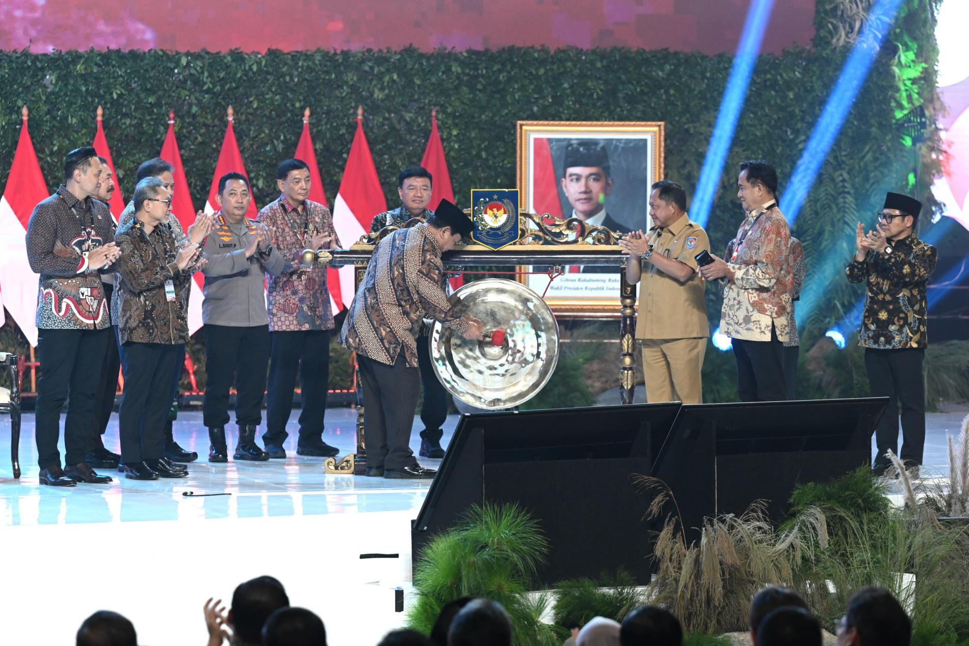 Pj Gubernur Lampung Hadiri Rakornas Pemerintah Pusat dan Daerah 2024 yang Dibuka Presiden Prabowo Subianto
