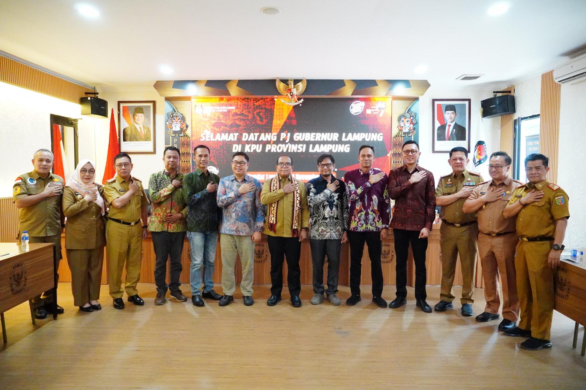 Pj. Gubernur Lampung Imbau Masyarakat Sukseskan Pilkada 2024 dengan Damai dan Berintegritas