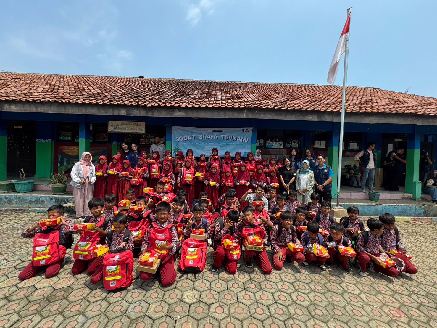 Acara Sobat Siaga Tsunami Berikan Edukasi Mitigasi Bencana Bagi Siswa Kelas 4 dan 5 di SDN 3 Situregen