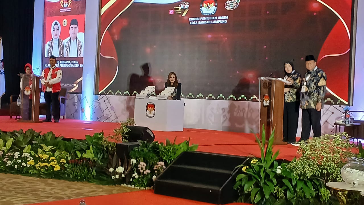 Tanpa Janji Manis Eva-Deddy Komitmen Lanjutkan Program Beasiswa 5000 Anak