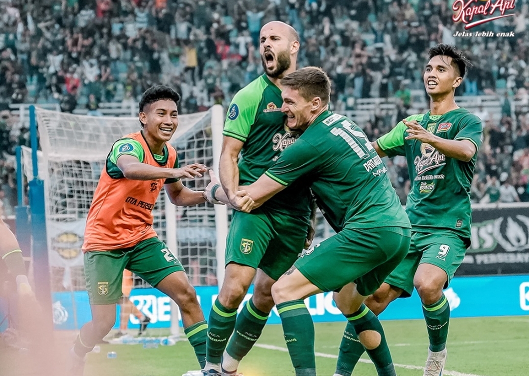 Comeback, Persebaya Kalahkan Persija Dengan Skor 2-1