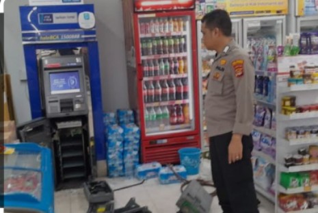 Raib Rp612 Juta, Pencuri Bobol ATM BCA Minimarket di Segala Mider