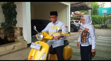 Naik Vespa, Ardito dan Isteri Nyoblos di TPS 03