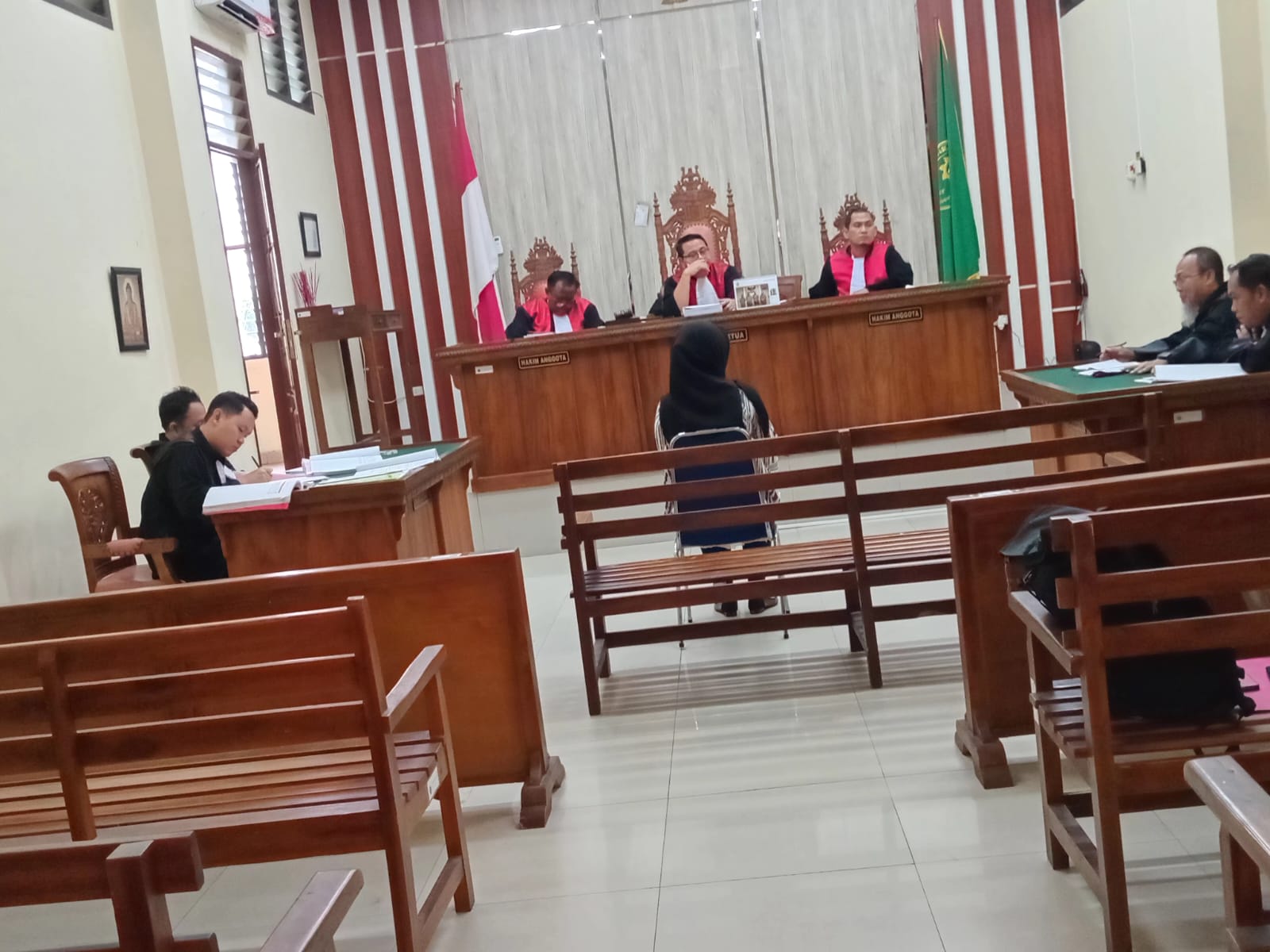 Hanya Rekanan Terdakwa, Konsultan dan Dinas PU Lamteng Melenggang
