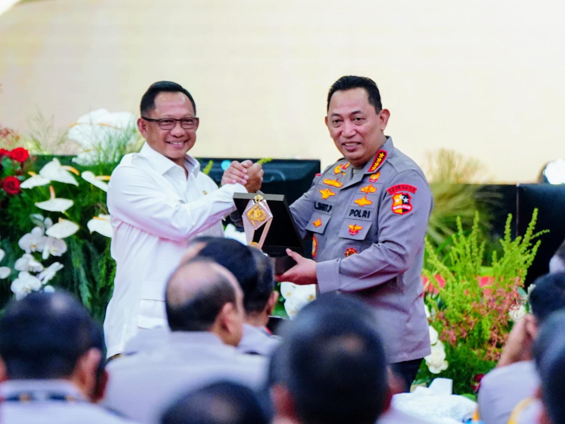 Mendagri Ajak Polri dan Pemda Sukseskan Agenda Nasional di Apel Kasatwil 2024