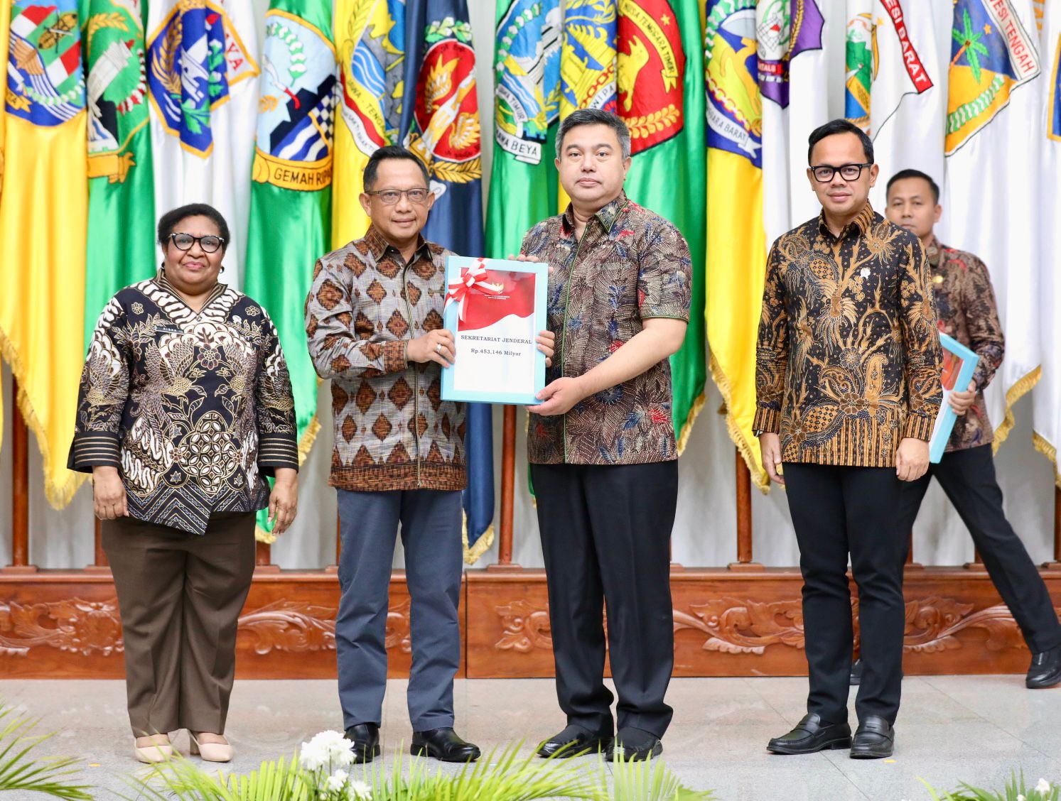 Serahkan DIPA 2025, Mendagri Tekankan Dukungan untuk Asta Cita Presiden