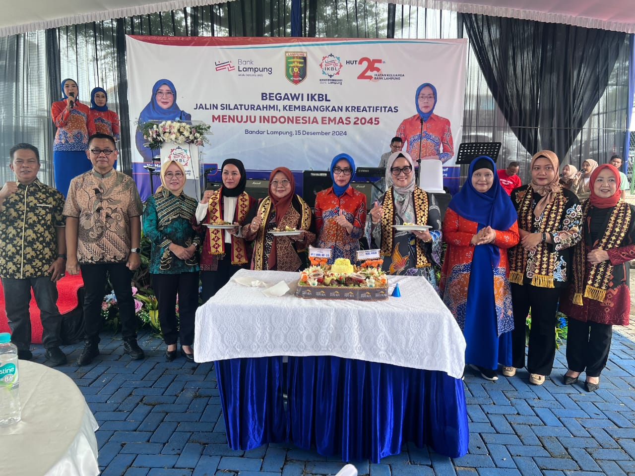 Pj Ketua TP PKK Maidawati Retnoningsih Samsudin Resmikan Galeri UMKM IKBL