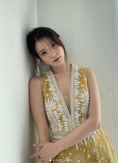 IU