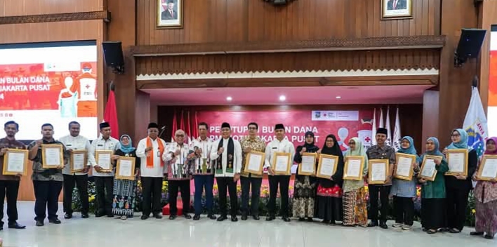 Bulan Dana PMI Jakpus Tahun 2024 Terkumpul 5 M Lebih, UKPD Terbanyak Galang Dana PMI Dihadiahi PIN dan Piagam