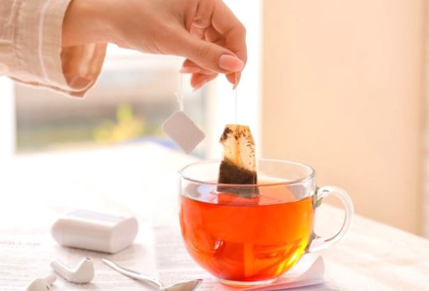 Satu Kantong Teh Bisa Melepaskan Miliaran Mikroplastik ke Dalam Tubuh