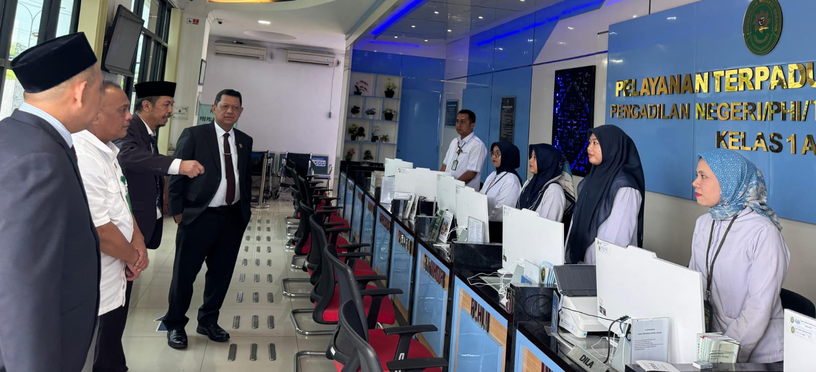 Dirjen Badilum Tinjau Layanan dan Berikan Pembinaan di PN Serang