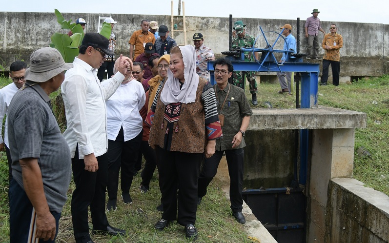 Kunjungi Semarang, Wamendagri Tinjau Irigasi Terdampak Normalisasi Sungai Beringin