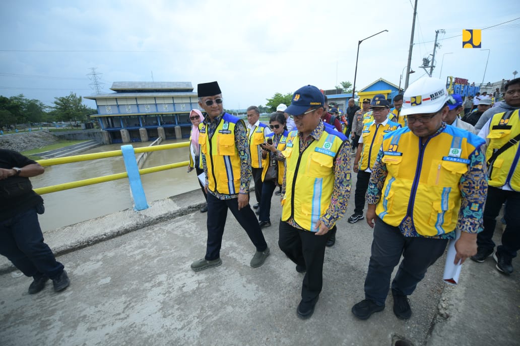 Menteri Dody Tinjau Daerah Irigasi Glapan, Dukung Suplesi Air Pertanian di Kabupaten Demak dan Grobogan