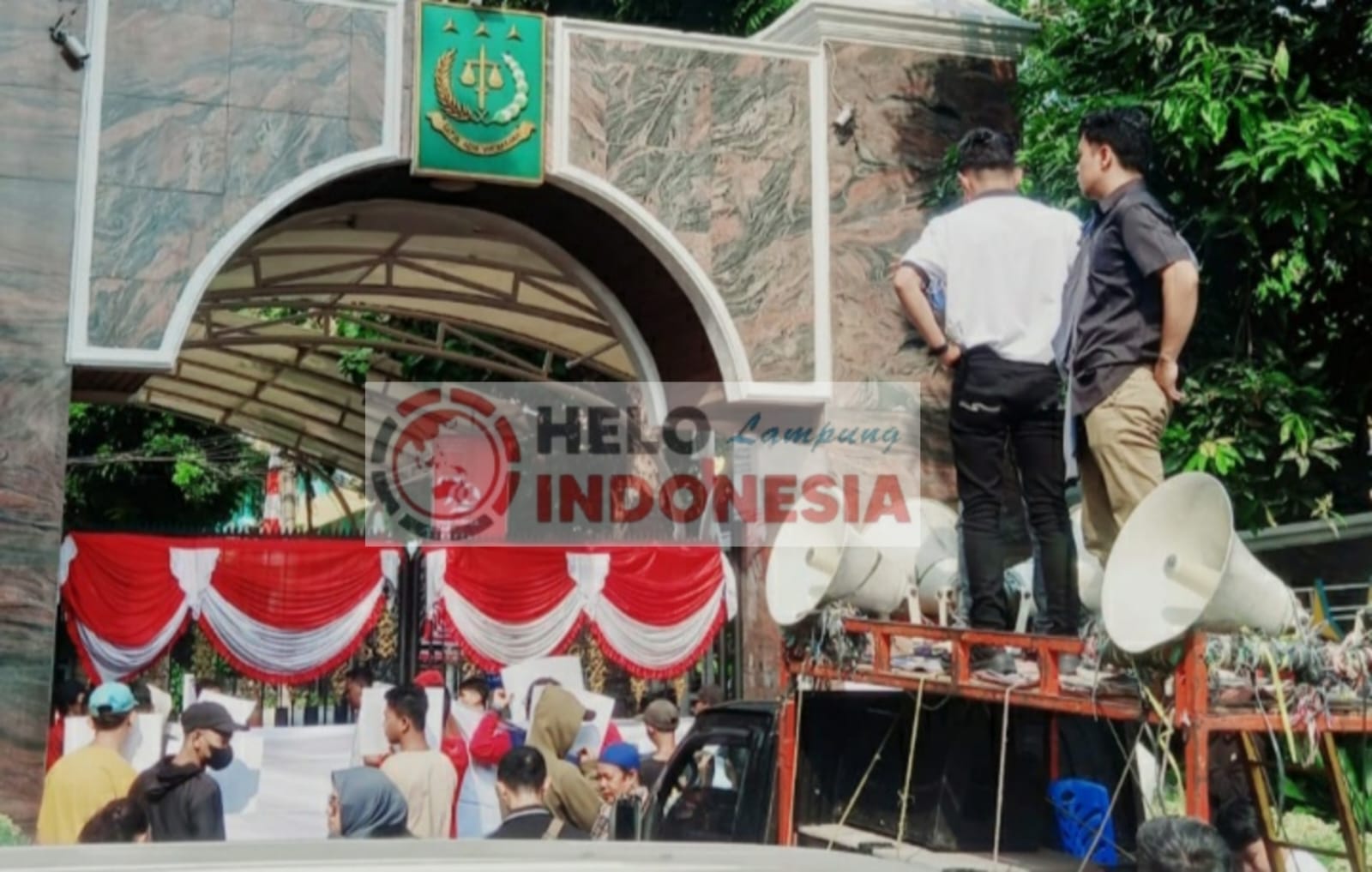 Diduga Terlibat Mafia Tanah, Mahasiswa Demo Bupati Waykanan ke Kejagung