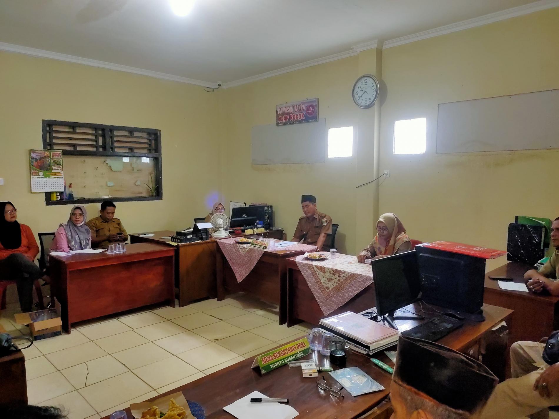 Usai Dilantik, Kades PAW Labuhanratu Dua Way Jepara Gelar Rapat Perdana