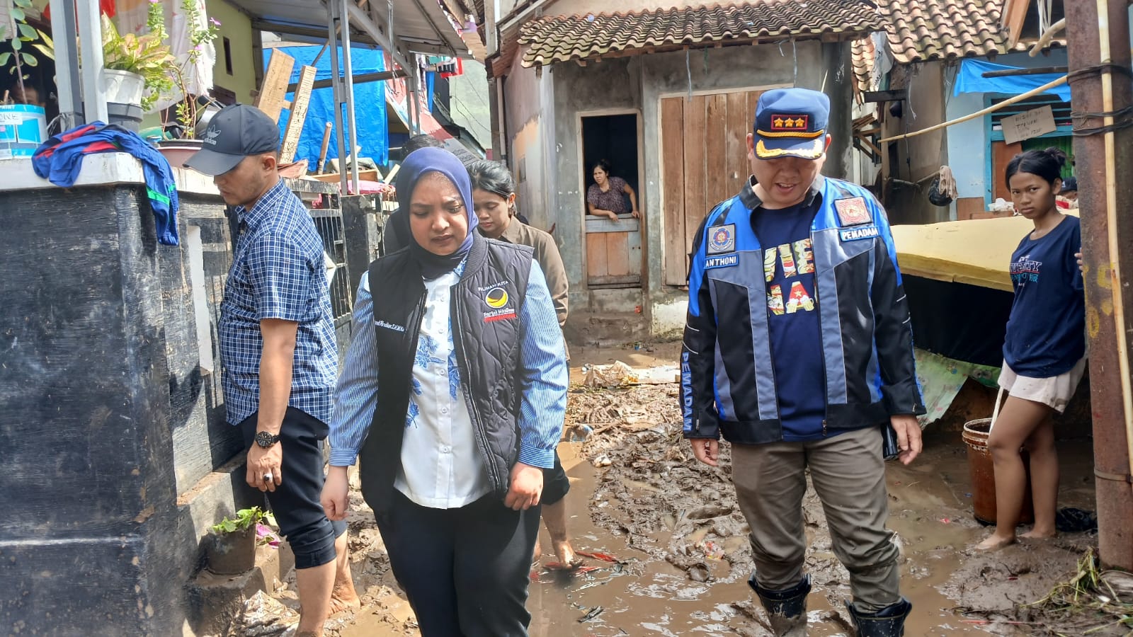 Rahmawati Herdian Temui Korban Banjir, Warga Butuh Air Bersih dan Obat