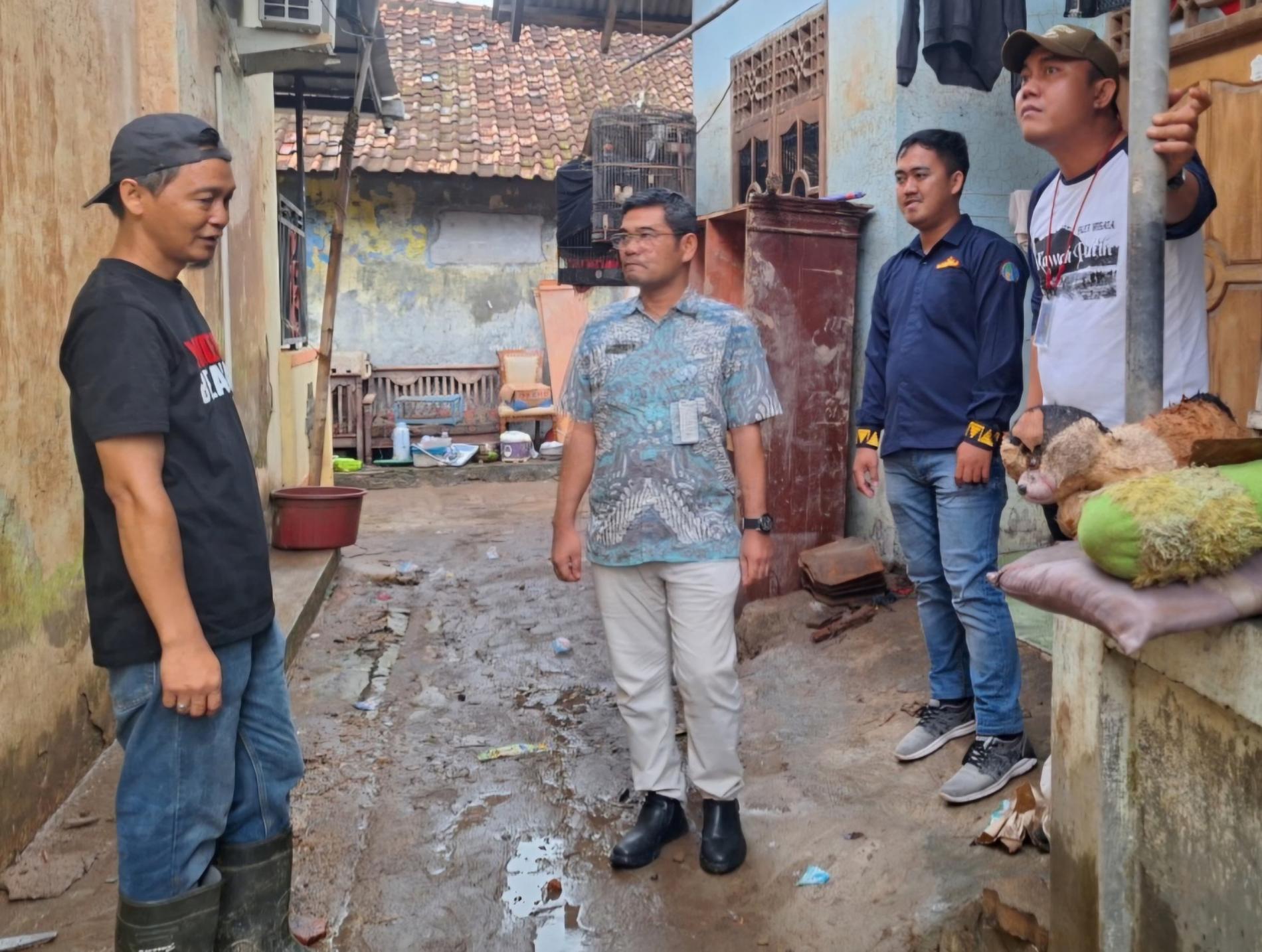PT ASDP dan IWO Lampung Baksos Banjir di Way Lunik