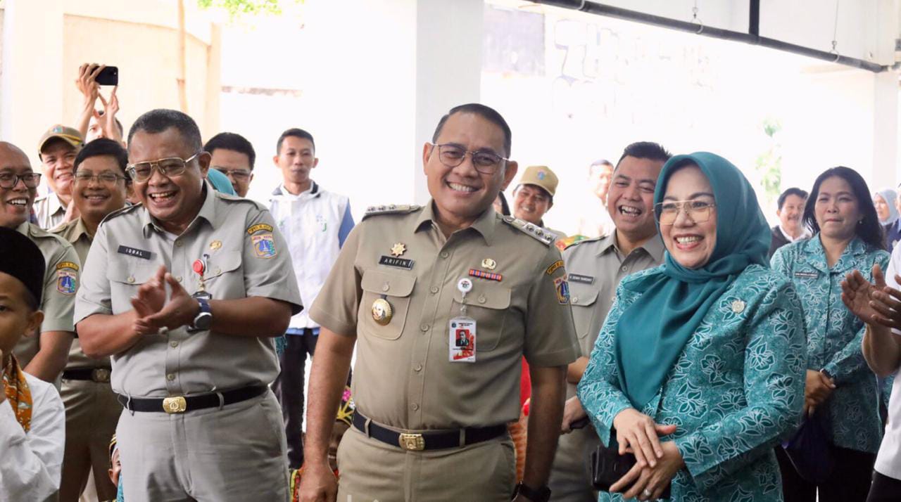 Silaturahmi di Johar Baru, Wali Kota Arifin Perintahkan Petugas SDA Segera Cek Saluran Air