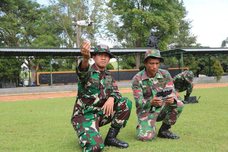 Tak Hanya Jago Perang, Prajurit Yonif 411 Kostrad Tingkatkan Kemampuan Operator Drone