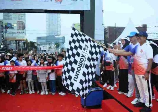 Bank Lampung Menyala di Tugu Adipura, Ribuan Peserta Ikuti Bank Lampung Run 2025