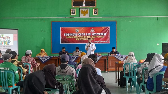 Melalui Pendidikan Politik, Warga Diajak Kembali Bersatu Membangun Kendal