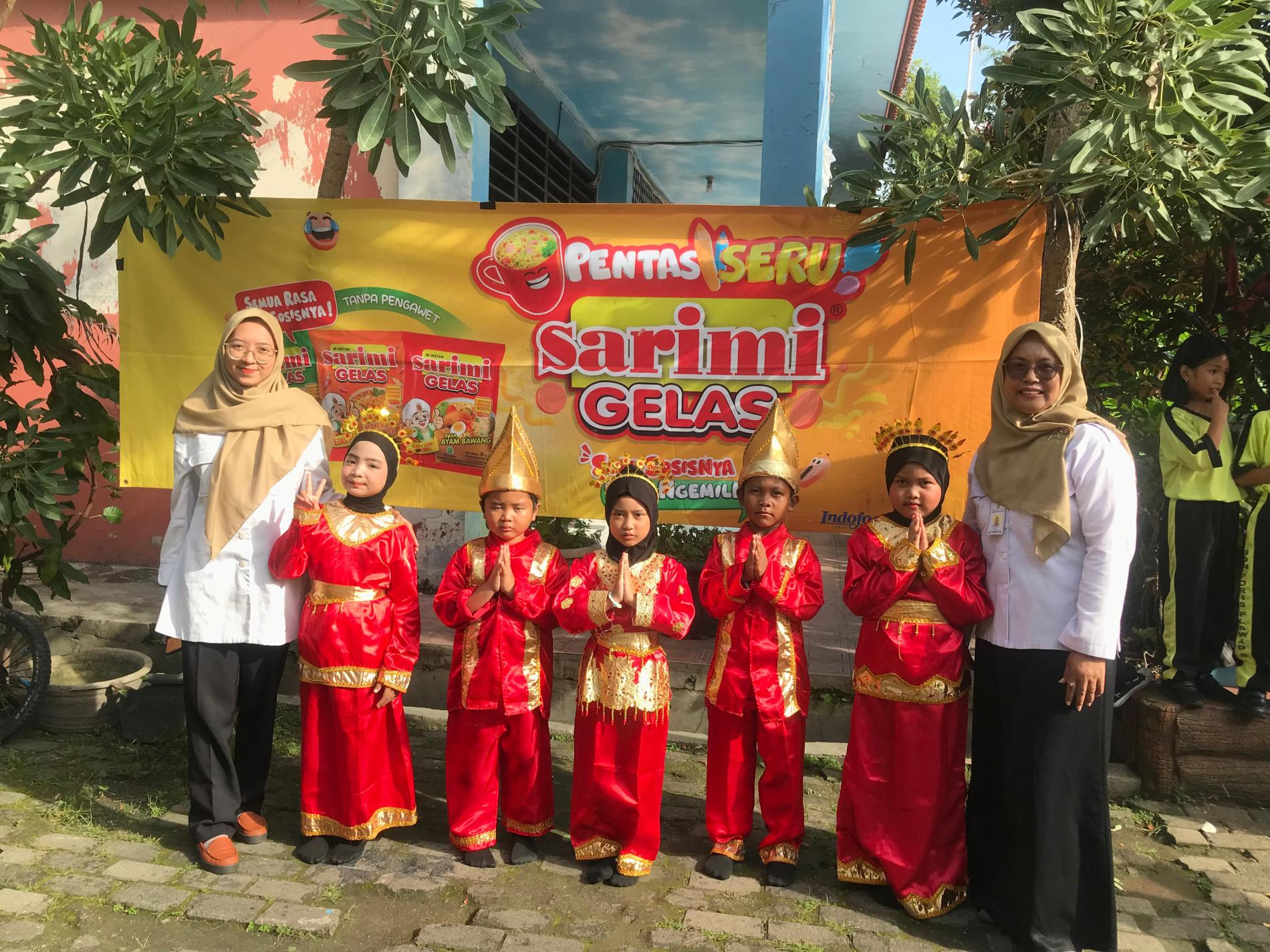 SDN Poris Pelawad 10 Kota Tangerang Gelar Pentas Seni Seru Sarimi Gelas