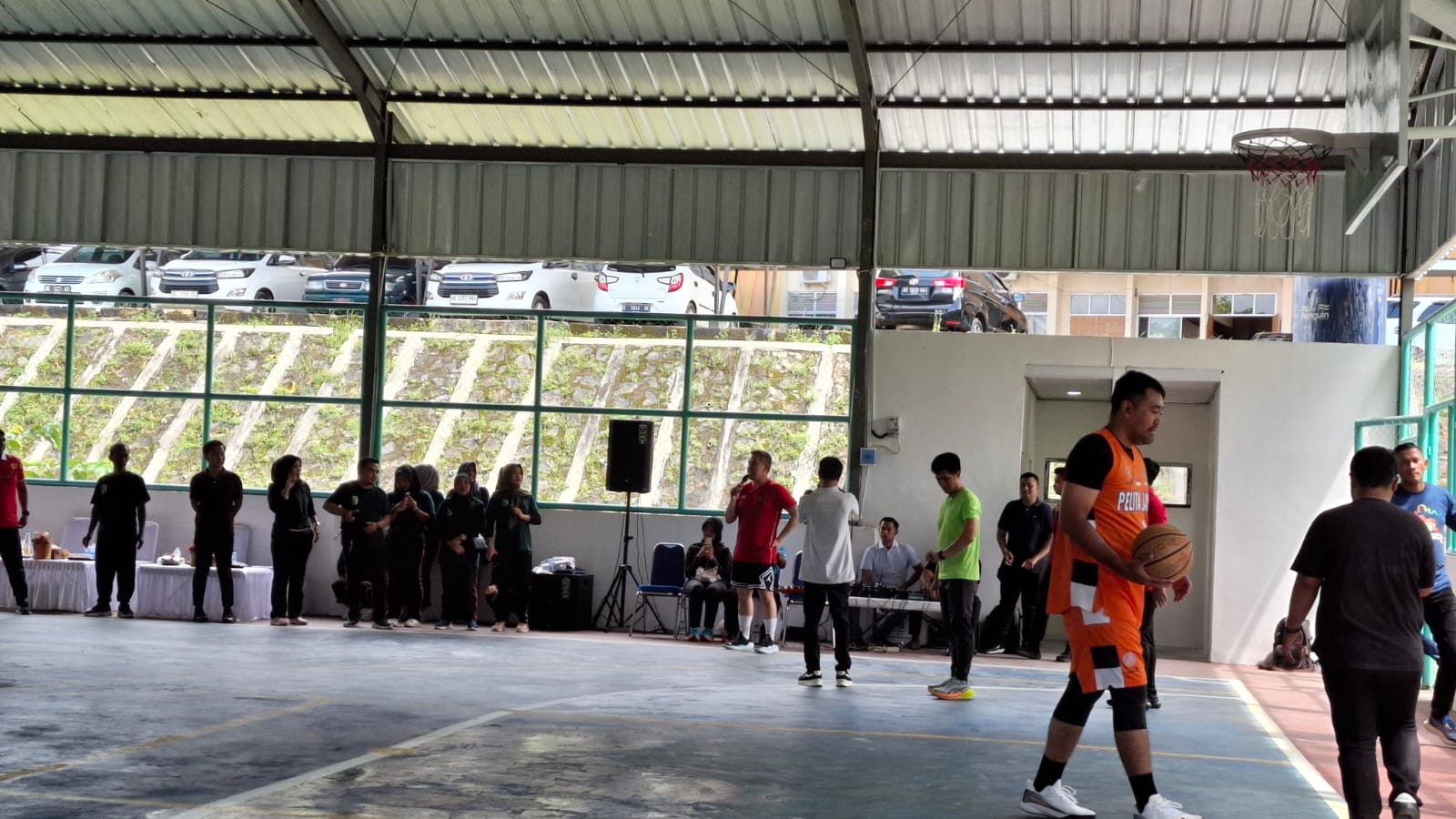 Dorong Hidup Sehat, Bupati Dendi Resmikan Gedung Olahraga Futsal dan Basket