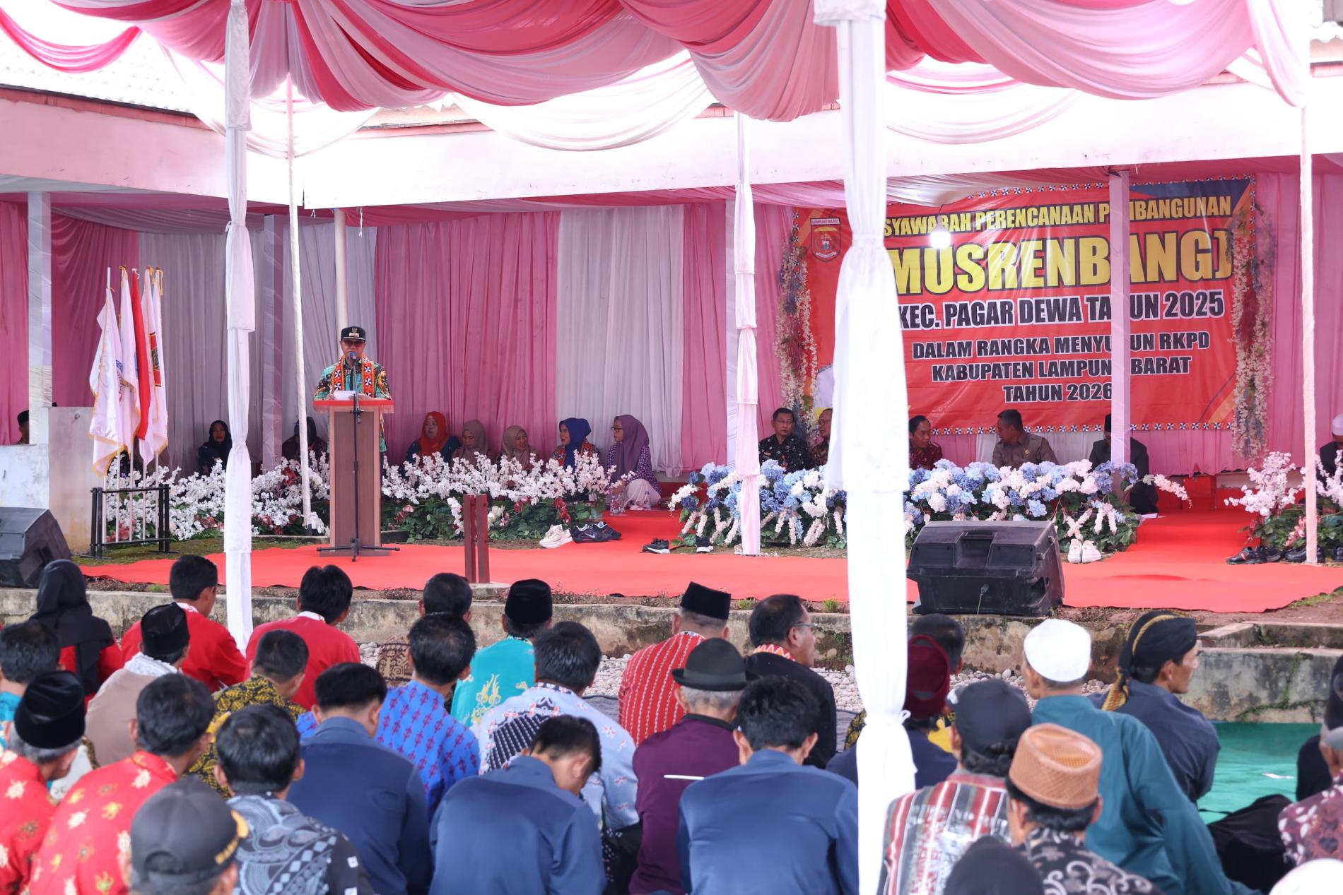 Aliran Listrik Tiga Pekon di Pagar Dewa Menjadi Perhatian Pj. Bupati Nukman