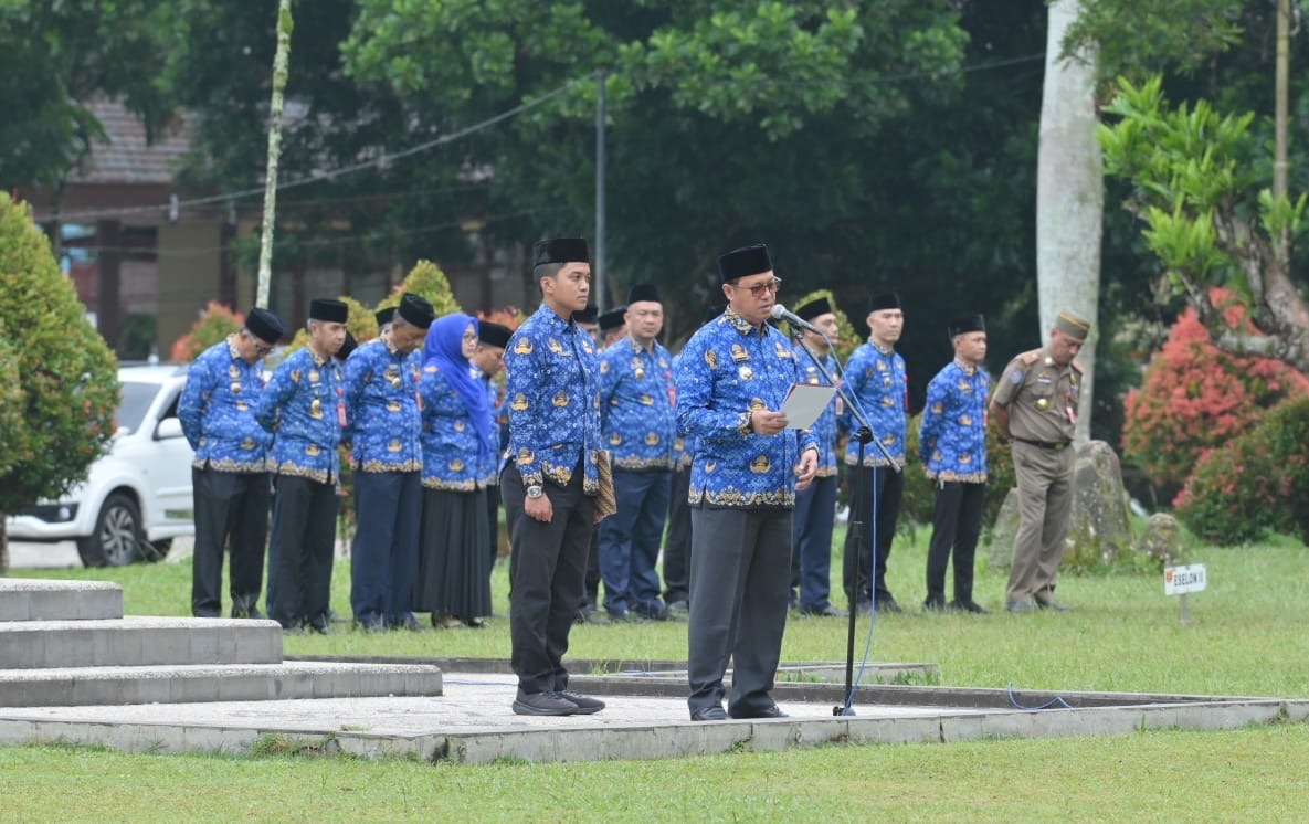 Jelang Purnatugas, Pj Bupati Nukman Pamitan ke Pegawai Pemkab Lambar