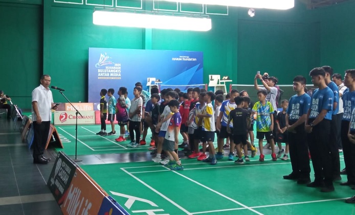 Rektor USM Buka Kejurkot Bulu Tangkis USM-Padma Cup 2025