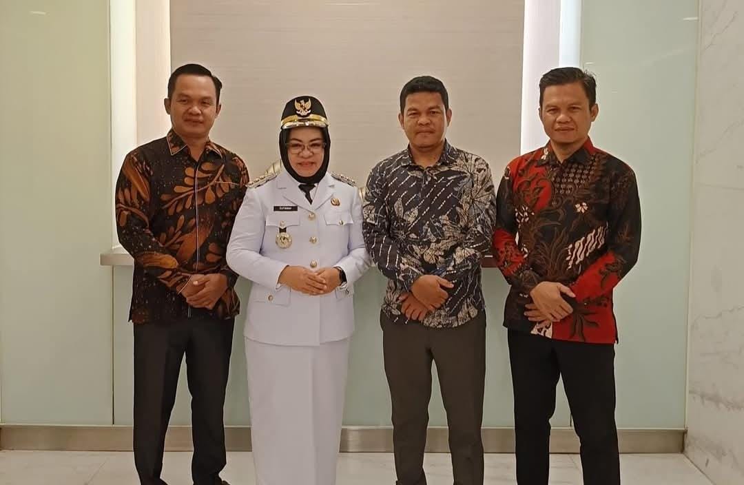 Elfianah Terharu Kedatangan Ratusan Warga dan Relawan Setelah Gladi Bersih