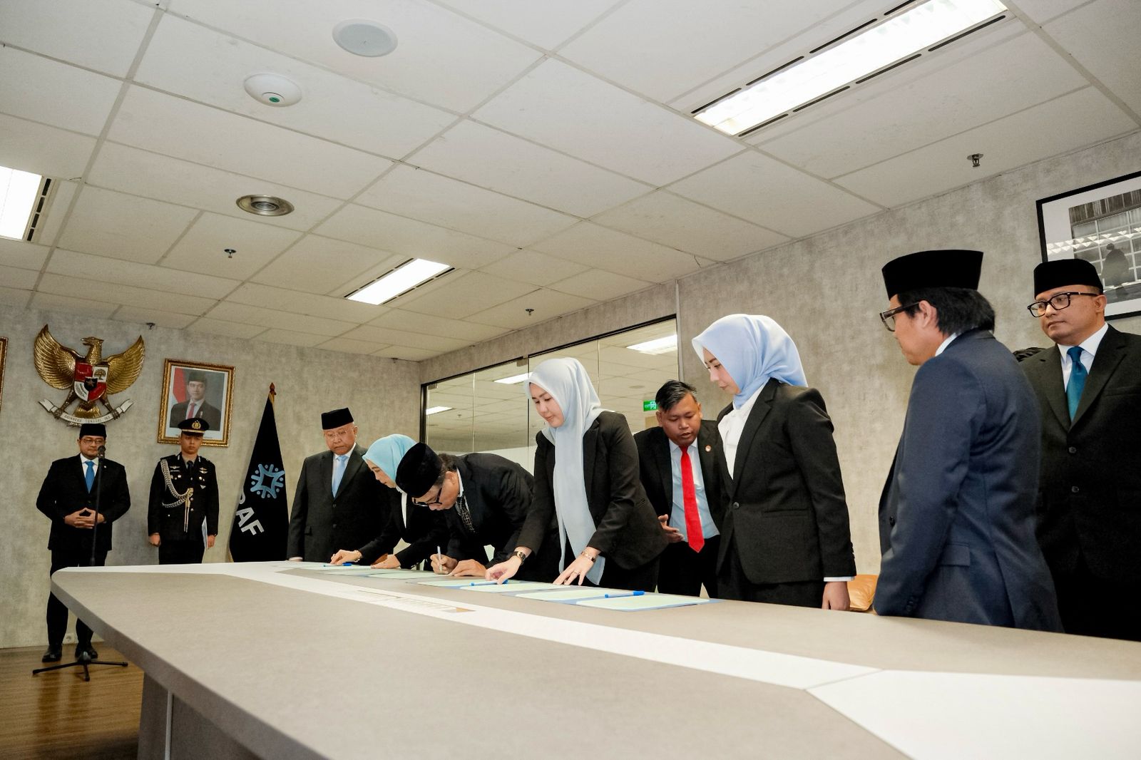 Menekraf Lantik Pejabat Kemenekraf, Beri Pesan Pentingnya Integritas