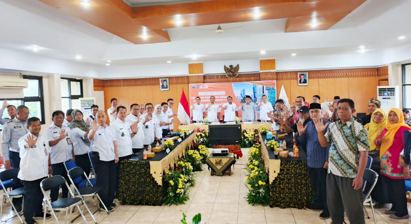 Berfoto Bersama 