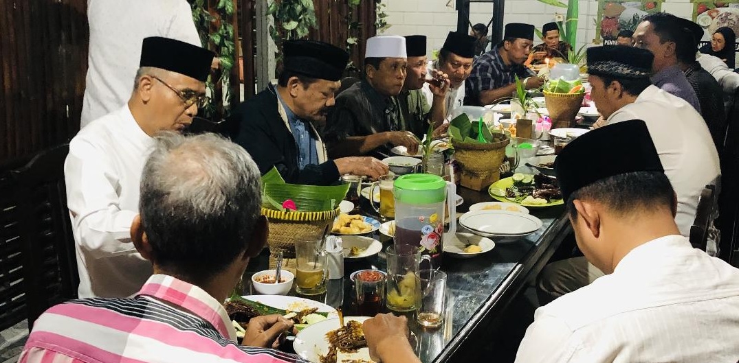 Punya Sentuhan Manis Alami, Takjil Kurma - Es Irengan Khas Kedai Aisyah Jadi Suguhan Favorit saat Ramadan