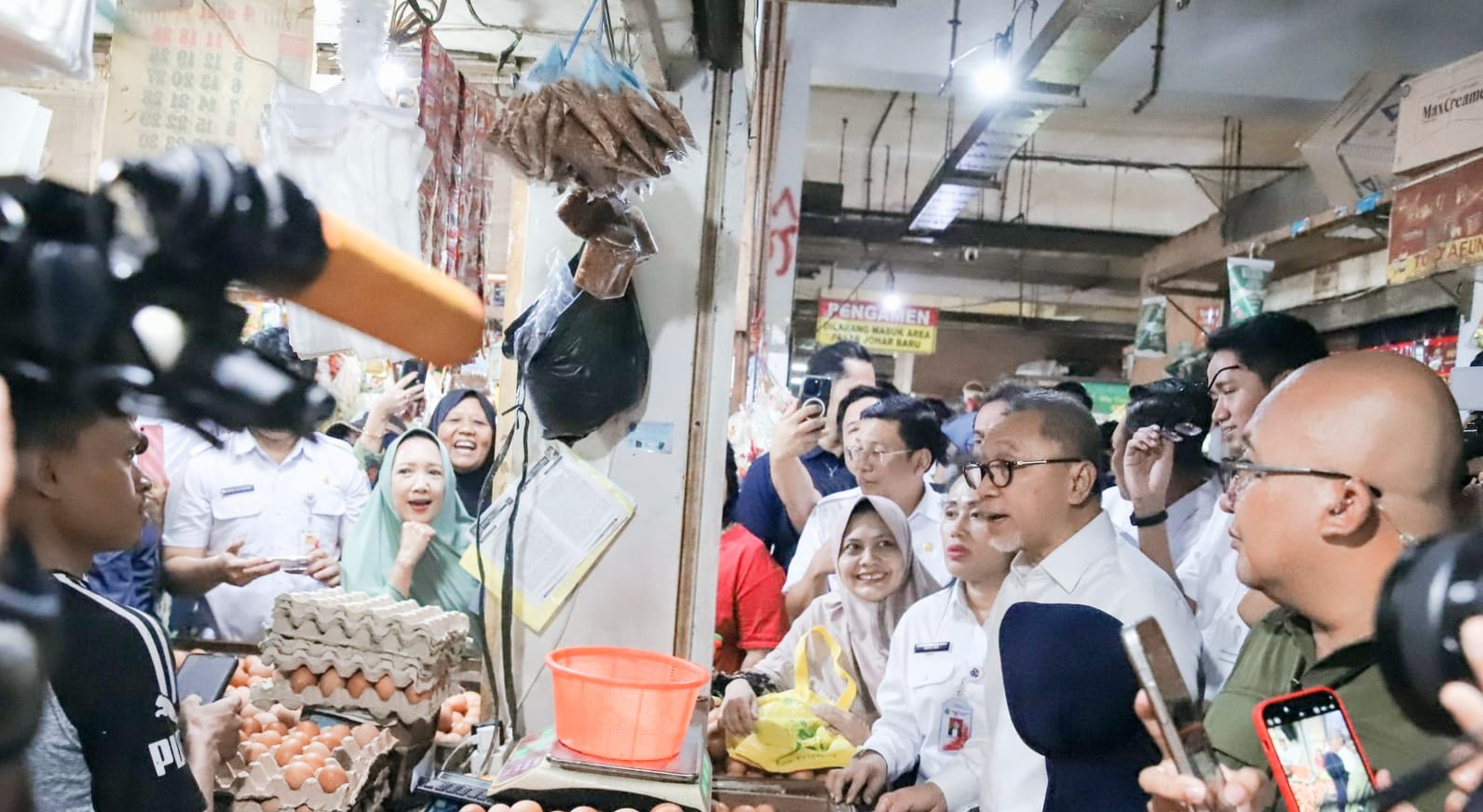 Pedagang Pasar Johar Baru 