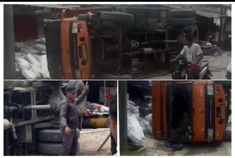 Bertahun-tahun Dibiarkan Rusak, Truk Akhirnya Tumbang di Campang