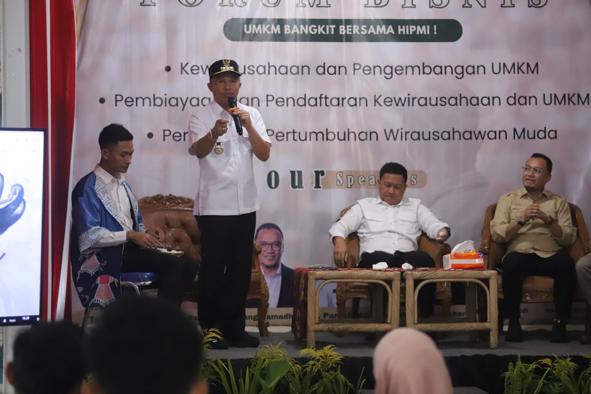 Bupati Lambar : Wirausahawan Yang Adaptif  Mereka Yang Mampu Melihat Peluang Baru