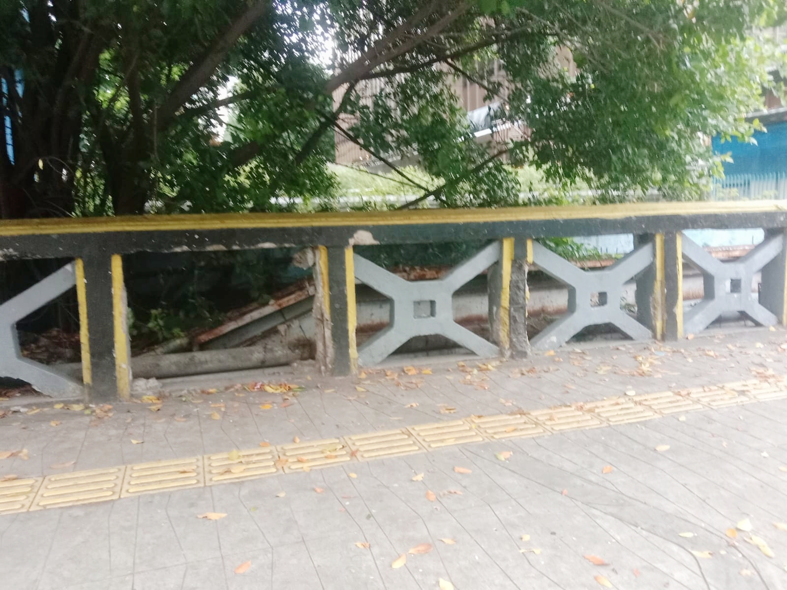 Jembatan Rusak Jalan KH Wahid Hasyim