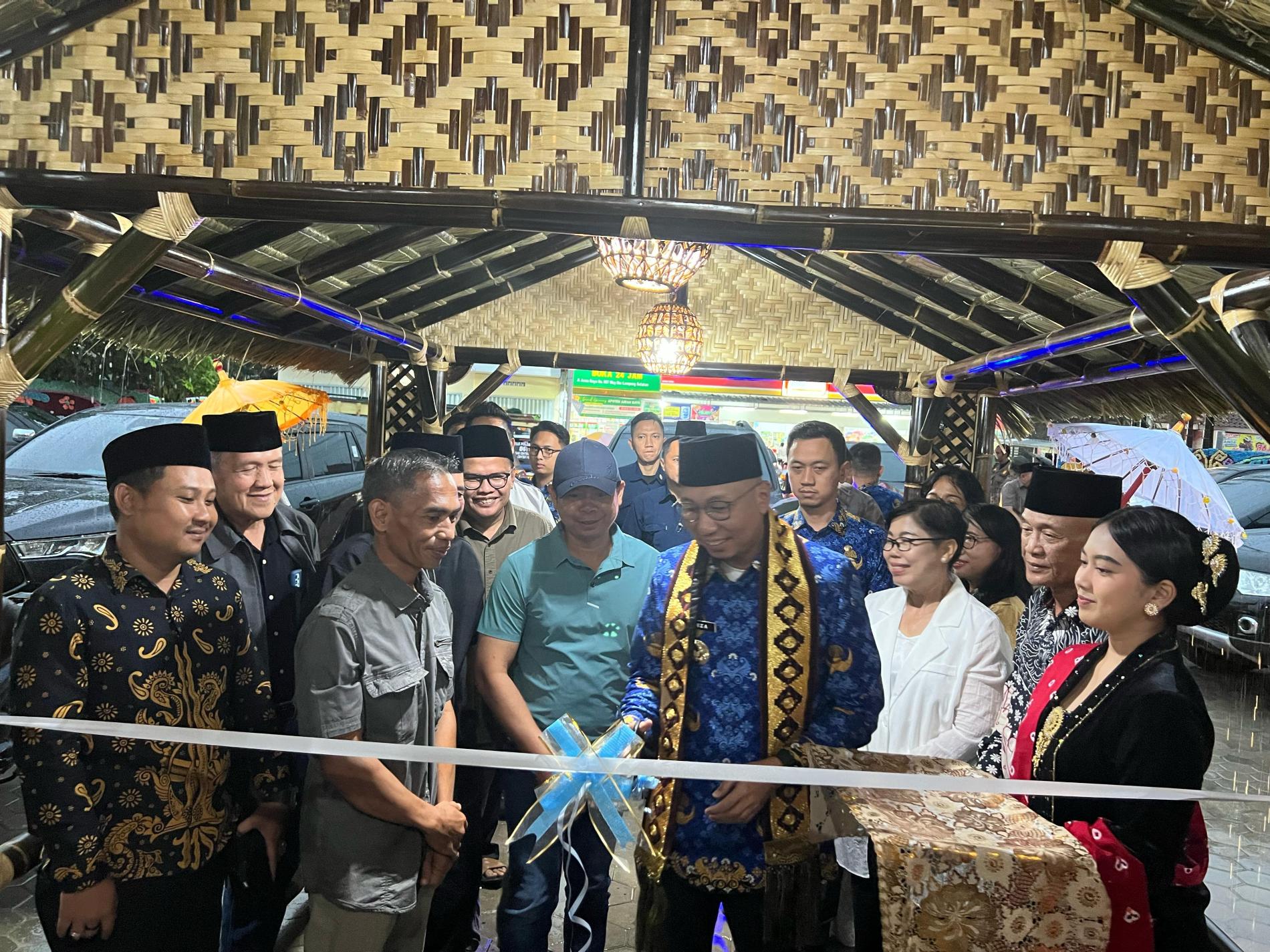 Gubernur Lampung Membuka Grand Opening Saung Bude