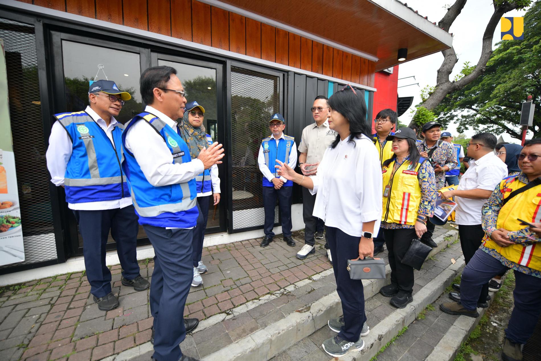 Jelang Puncak Arus Mudik 2025, Wamen Diana Tinjau Kesiapan Rest Area KM 57 Tol Jakarta-Cikampek